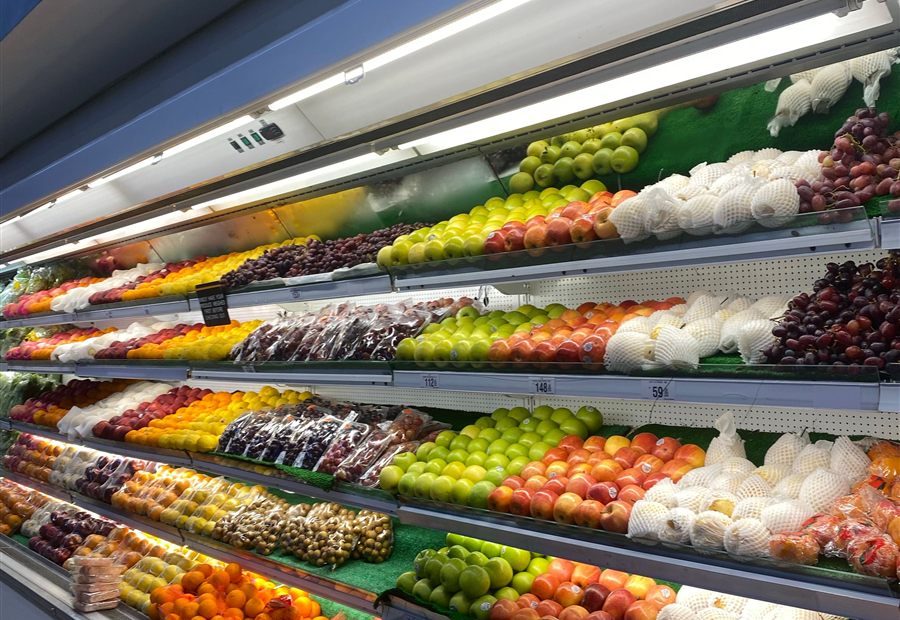 Refrigerated produce display